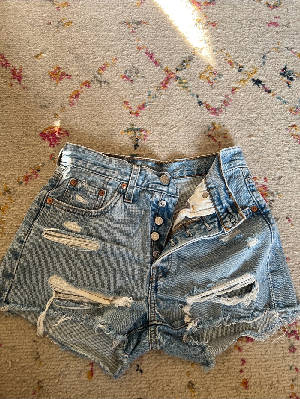 Levi’s high-Rise Distressed Women's Denim Shorts